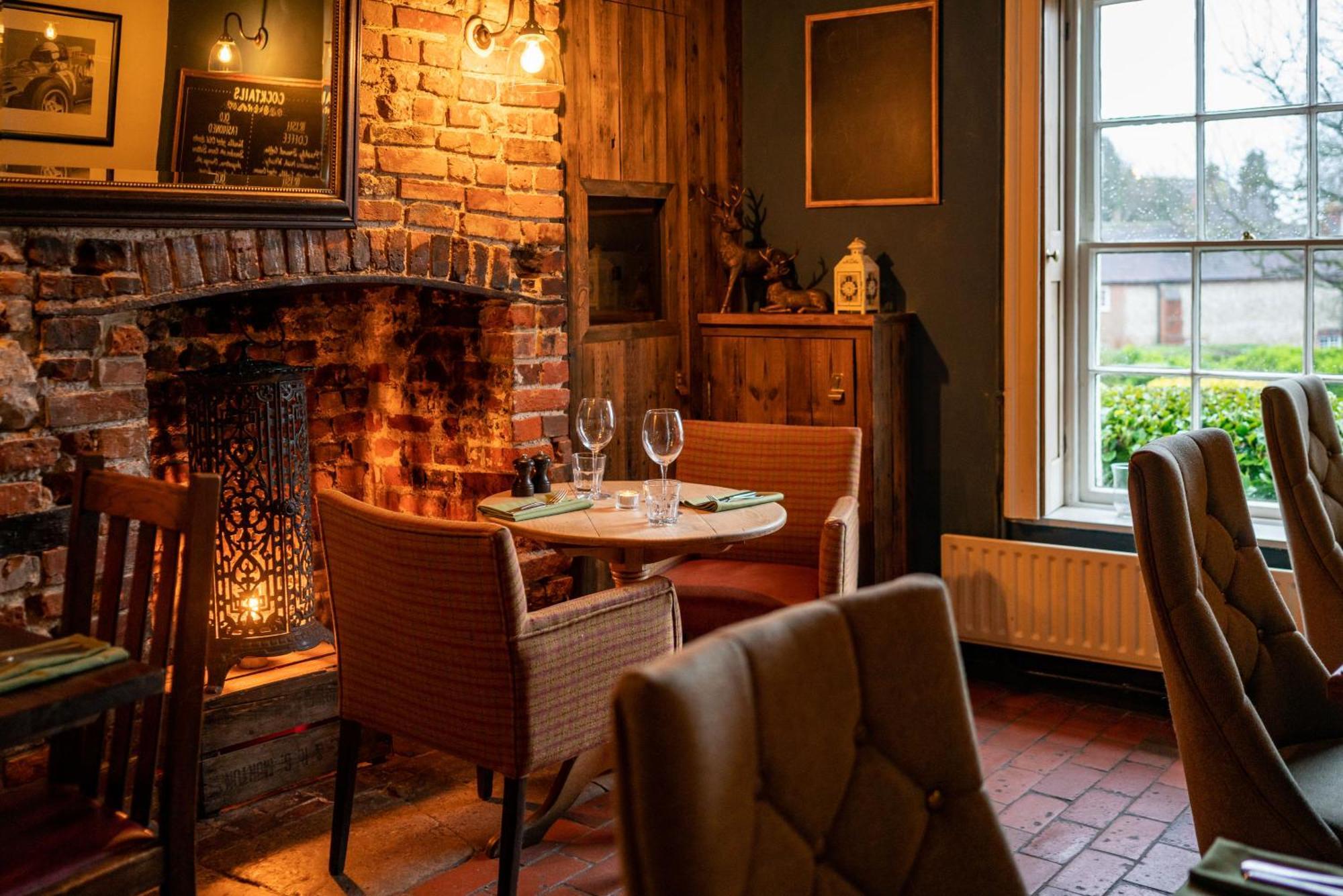 The Royal Oak Inn Chichester Exterior foto