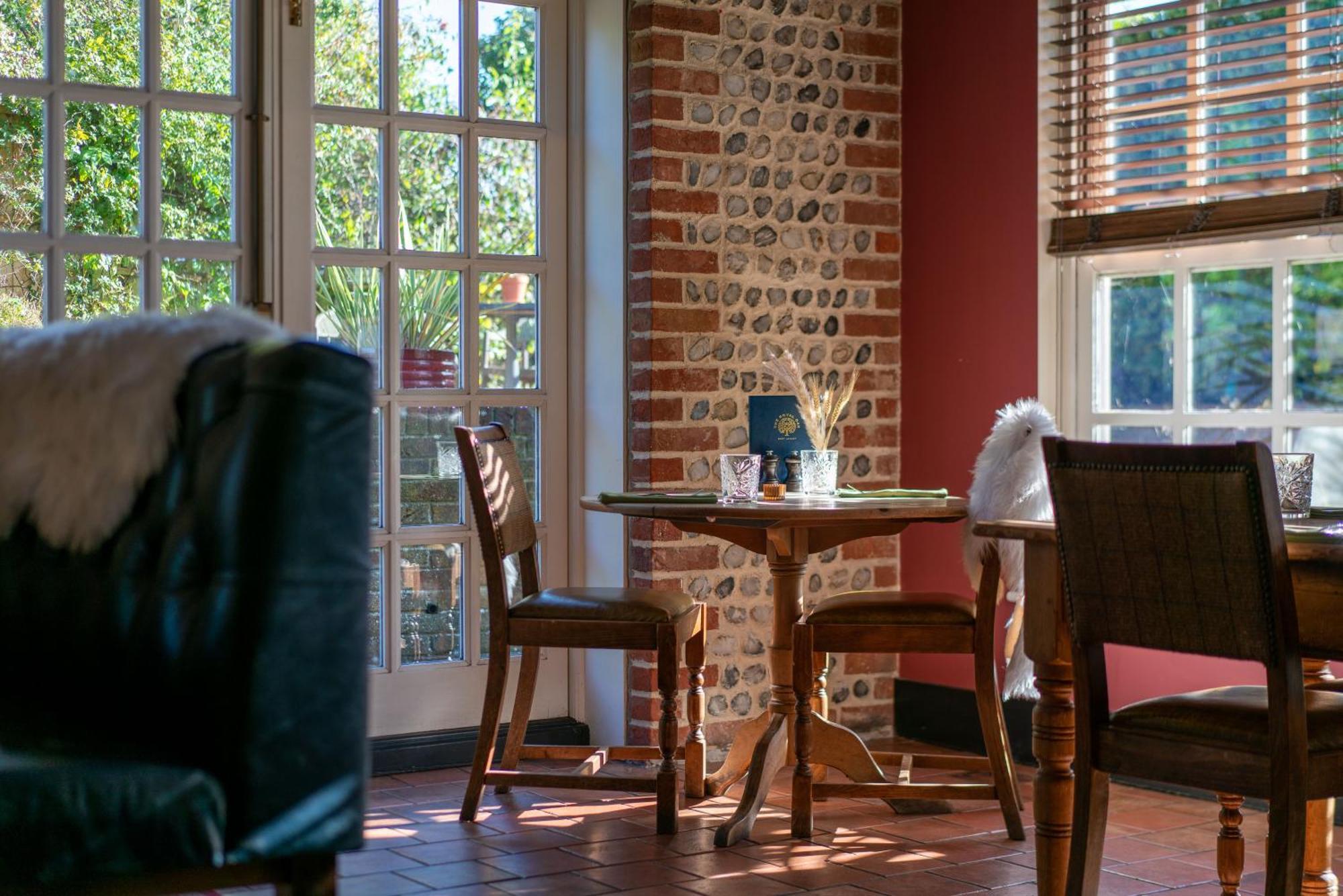 The Royal Oak Inn Chichester Exterior foto